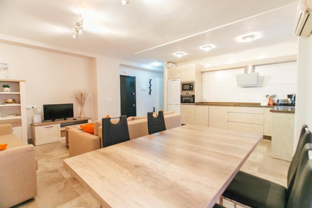Wide And Diaphanous- 3Bd 2Bth- Alcazar Севилья Экстерьер фото